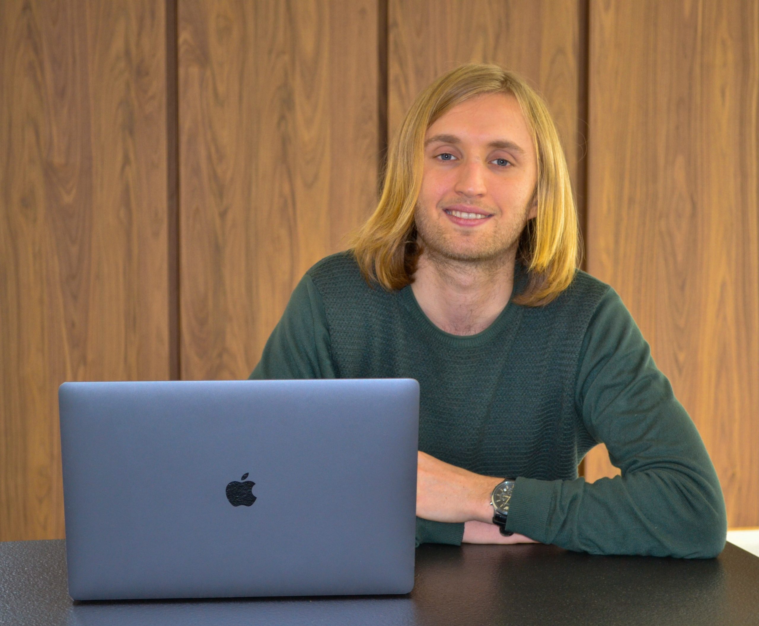 Wout Brabant Behind The Desk